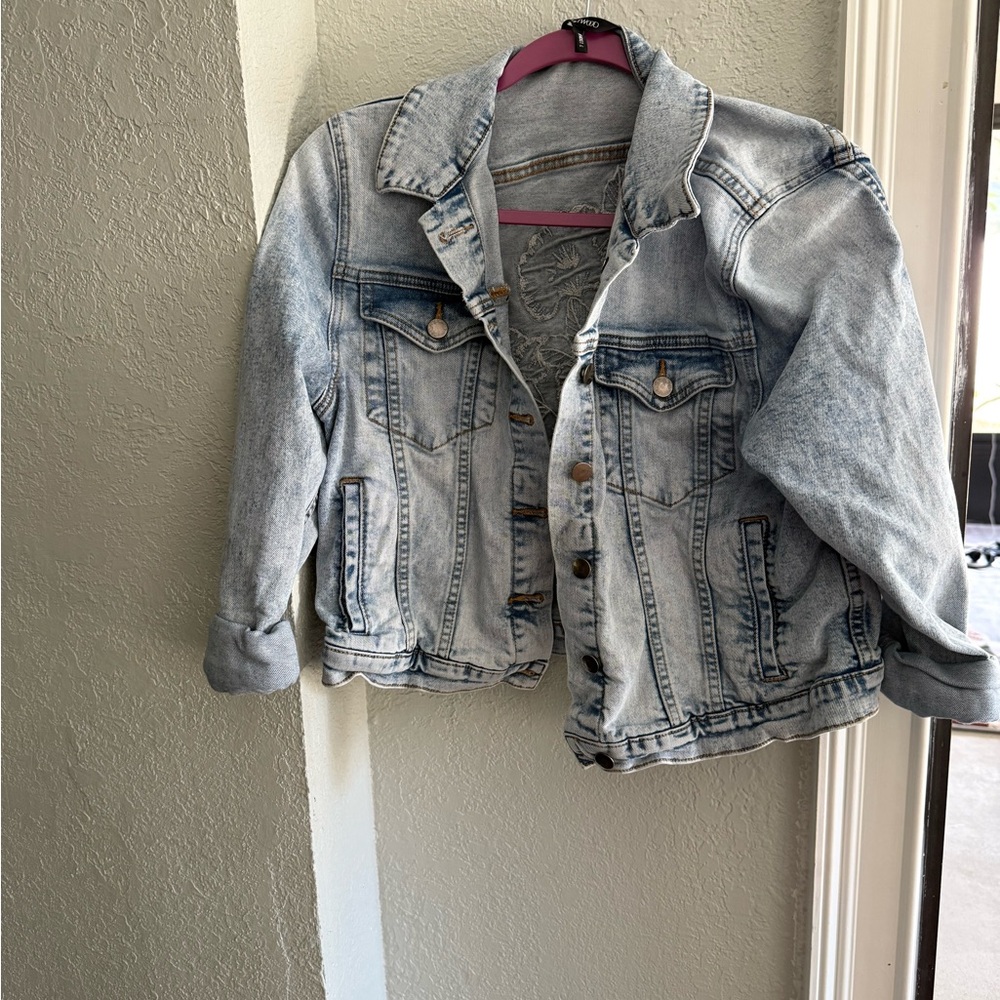 Driftwood Floral Embroidered Denim Crop Jacket - Picture 6 of 7
